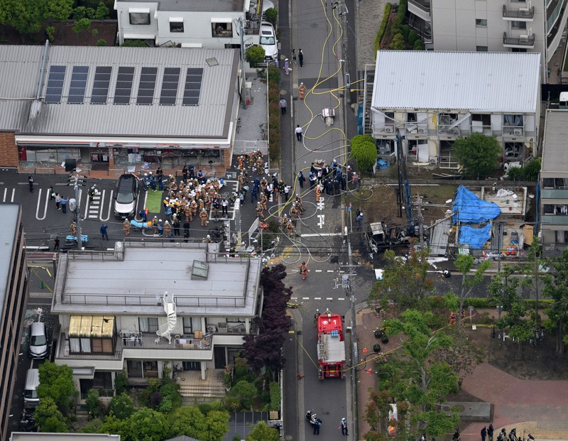 東京・江戸川区で火災 男性6人けが 工事現場でトラック燃えたか | 毎日新聞