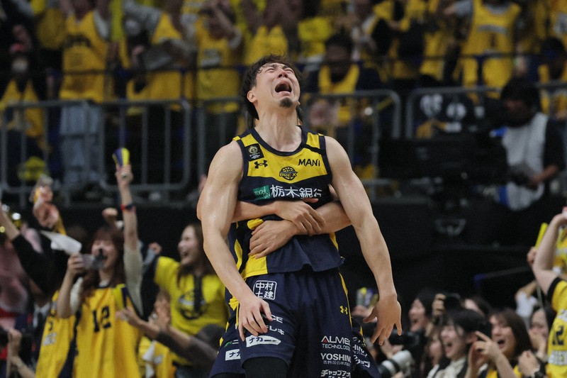 バスケBリーグ決勝第3戦、宇都宮が琉球を破り優勝 比江島慎ら歓喜 バスケBリーグ決勝第3戦、宇都宮が琉球を破り優勝 比江島慎ら歓喜
