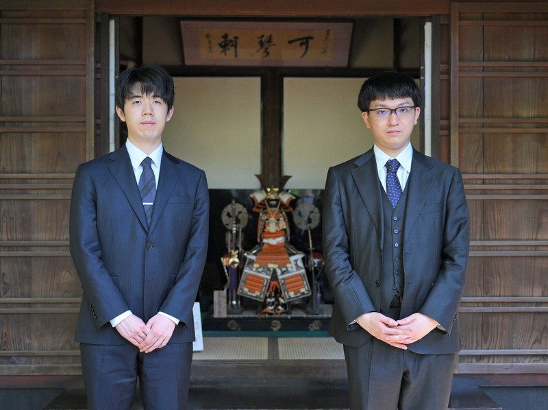 第83期将棋名人戦第5局 対局室検分と前夜祭 [写真特集1/20] | 毎日新聞