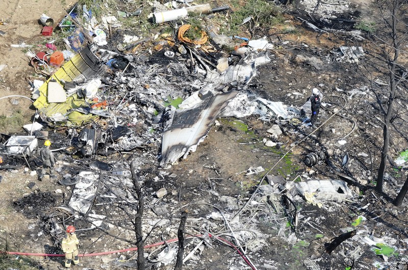 韓国の軍用機墜落、4人全員の死亡確認 民間人の負傷者なし | 毎日新聞