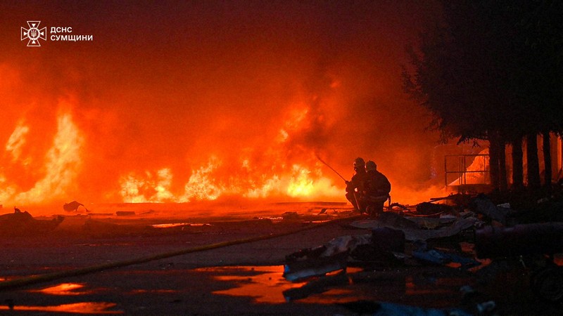 進軍を加速させるロシア 見えない和平の兆し、経済は疲弊 | 毎日新聞