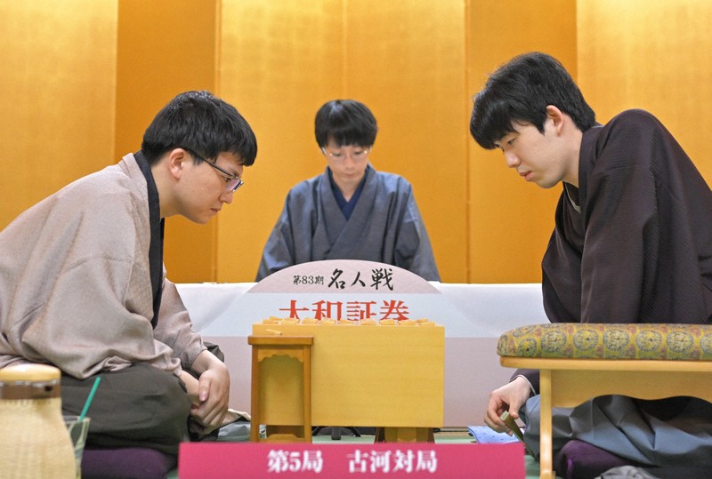 名人戦第5局 千日手指し直し 藤井名人の終盤力か 永瀬九段粘るか
