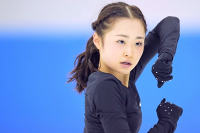 報道陣に公開された練習で演技の確認をする島田麻央＝愛知県豊田市で2025年5月30日、山崎一輝撮影