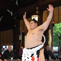 奉納土俵入り 新横綱・大の里 明治神宮で [写真特集1/12] | 毎日新聞