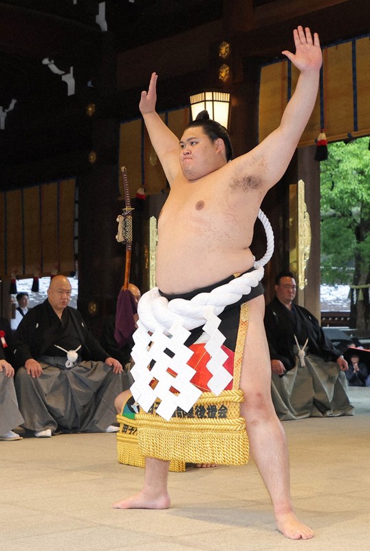 奉納土俵入り 新横綱・大の里 明治神宮で [写真特集1/12] | 毎日新聞