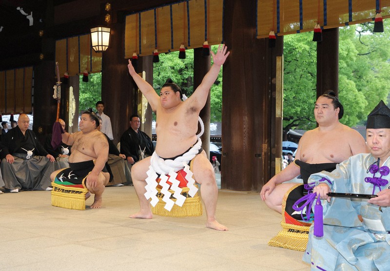奉納土俵入り 新横綱・大の里 明治神宮で [写真特集1/12] | 毎日新聞