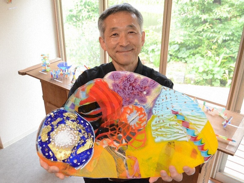 ガラス100点、輝く模様 松江のギャラリー 神田さん作品展 ／島根