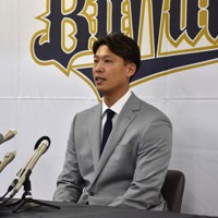 中日から移籍のオリックス岩崎翔「優勝のため体削りたい」 入団会見