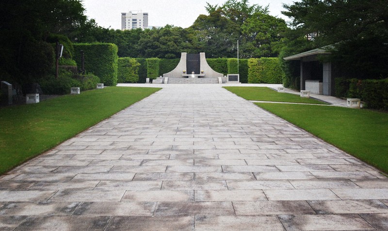 自衛隊幹部が漏らす「国民の理解は無理」 幻の開かれた追悼の場 | 毎日新聞