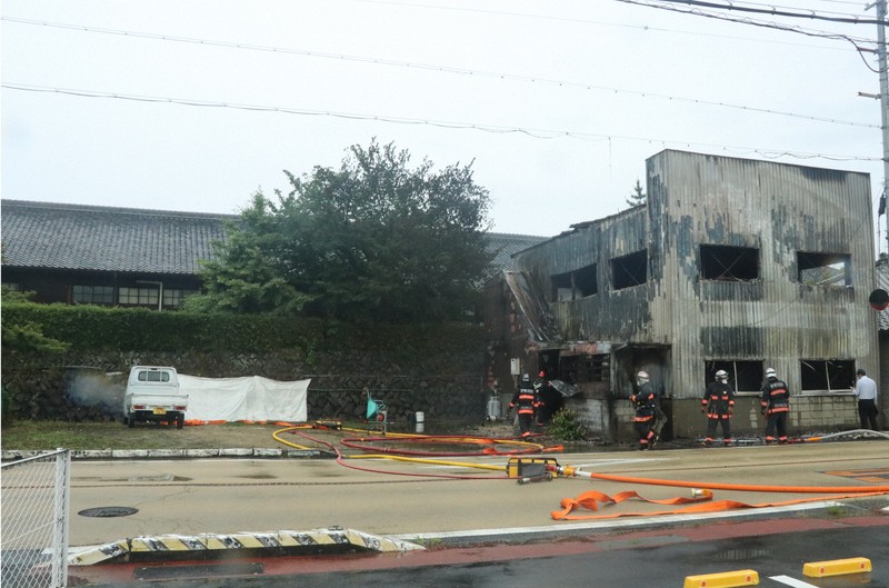 和歌山・橋本で火災、1人死亡 隣の国重文の校舎、教員ら消火で無事