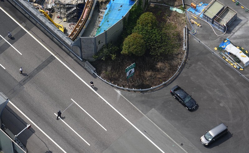 新名神逆走 道路を封鎖して実況見分 [写真特集1/5] | 毎日新聞