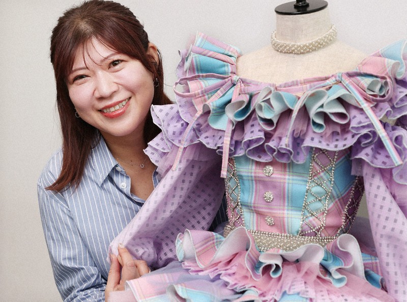 希少品】 AKB48 衣装生地グッズ ポーチ 白黒チェック衣装ver