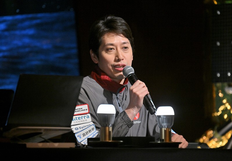 月着陸を前に思いを述べる宇宙ベンチャー「ispace」の日達佳嗣ミッション2統括＝東京都千代田区で2025年6月6日午前3時57分、新宮巳美撮影