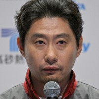 記者会見で着陸船「レジリエンス」による月面着陸に失敗したと明らかにする宇宙ベンチャー「ispace」の袴田武史CEO＝東京都千代田区で2025年6月6日午前9時10分、新宮巳美撮影