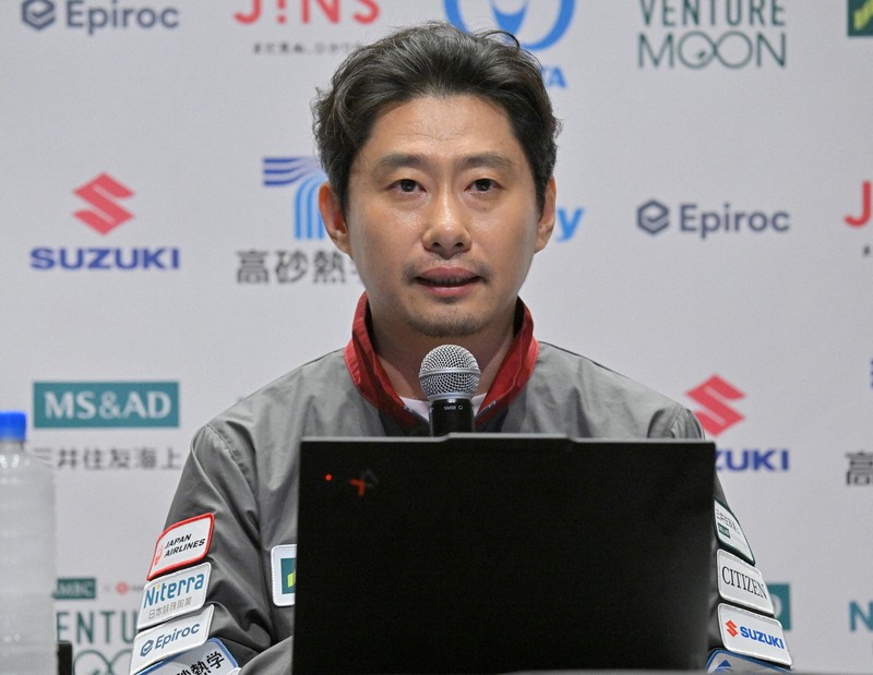 記者会見で着陸船「レジリエンス」による月面着陸に失敗したと明らかにする宇宙ベンチャー「ispace」の袴田武史CEO＝東京都千代田区で2025年6月6日午前9時10分、新宮巳美撮影