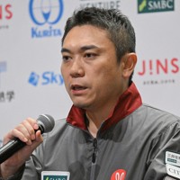 「レジリエンス」の月面着陸失敗について説明をする宇宙ベンチャー「ispace」の野崎順平CFO＝東京都千代田区で2025年6月6日午前9時26分、新宮巳美撮影