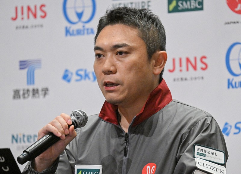 「レジリエンス」の月面着陸失敗について説明をする宇宙ベンチャー「ispace」の野崎順平CFO＝東京都千代田区で2025年6月6日午前9時26分、新宮巳美撮影