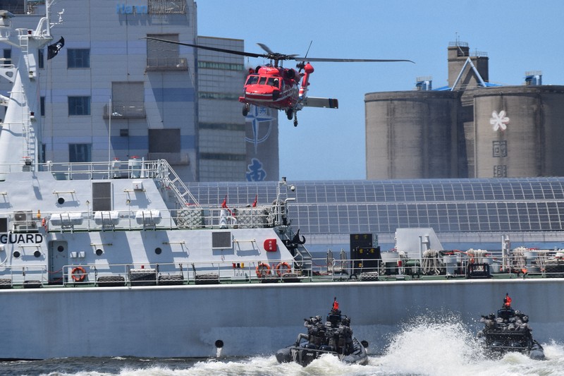 台湾キッズポップスLP 謝 小魚+迷你兵團/陸海空大進撃 台湾キッズポップスLP 謝 小魚+迷你兵團/陸海空大進撃