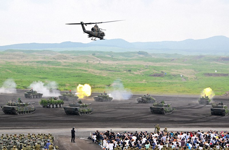 陸上自衛隊で最大規模の実弾射撃訓練「富士総合火力演習」 [写真特集1