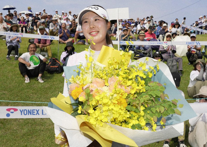 ゴルフ ヨネックス・レディース 20歳高野、初優勝 | 毎日新聞