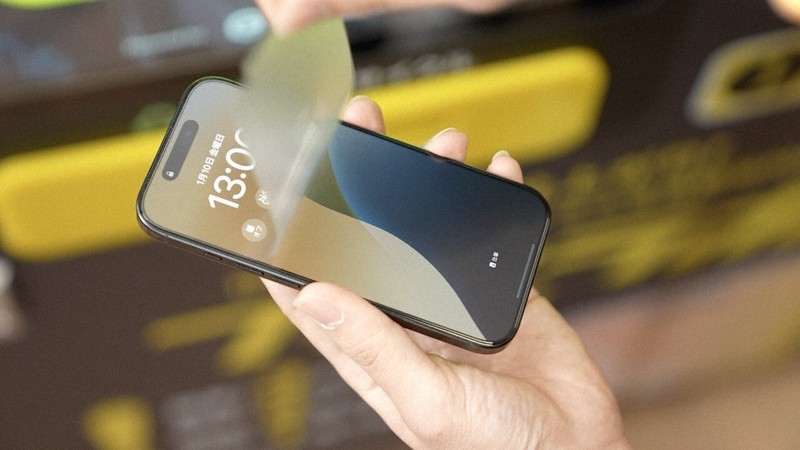 全自動でiPhone保護フィルム貼り 自販機「フィルラボ」登場 [写真特集6 全自動でiPhone保護フィルム貼り 自販機「フィルラボ」登場 [写真特集6
