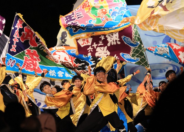 Easy Japanese news in translation: Yosakoi Soran Festival held in