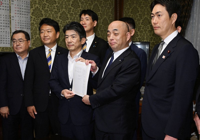 立憲、維新、国民など野党7党 ガソリン暫定税率廃止法案を提出 | 毎日新聞