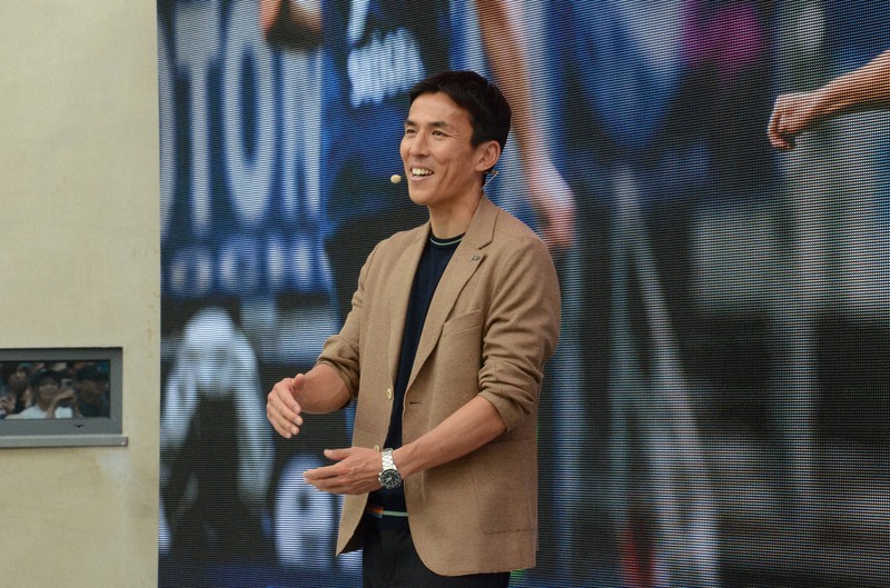 ドイツパビリオンのイベントでドイツでの生活を語る長谷部誠さん＝大阪市此花区で2025年6月11日、生野貴紀撮影