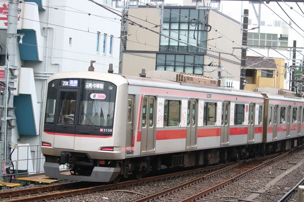 東急の車両デザインに異変!? ホームドアとの意外な関係 | なるほど電車