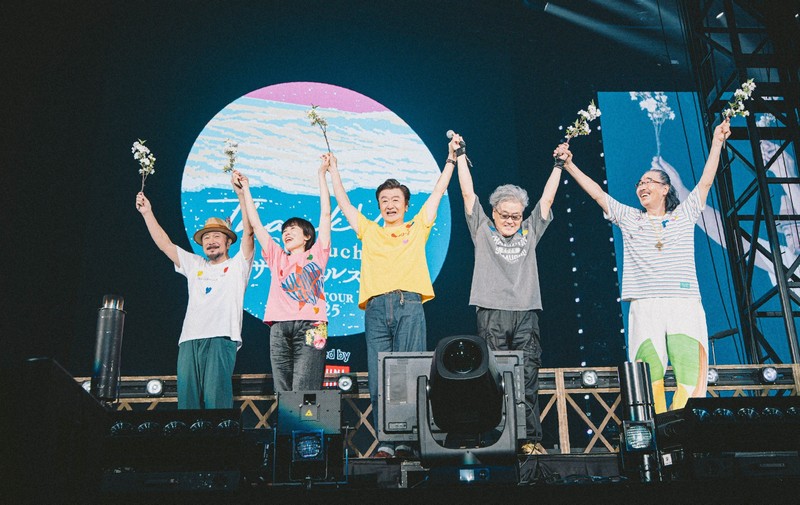 約6年ぶりとなる全国ツアー「THANK　YOU　SO　MUCH！！」の終演後、会場に感謝を伝えるサザンオールスターズ＝西槇太一撮影