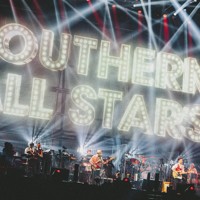 約6年ぶりとなる全国ツアー「THANK　YOU　SO　MUCH！！」で千秋楽を迎えたサザンオールスターズ＝西槇太一撮影