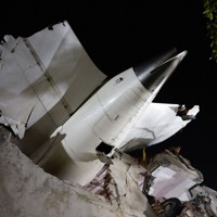 エア・インディア機の墜落現場＝インド西部アーメダバードで12日、ロイター