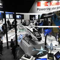 防衛装備品の展示会 ドローンなど最新兵器が並ぶ [写真特集1/18