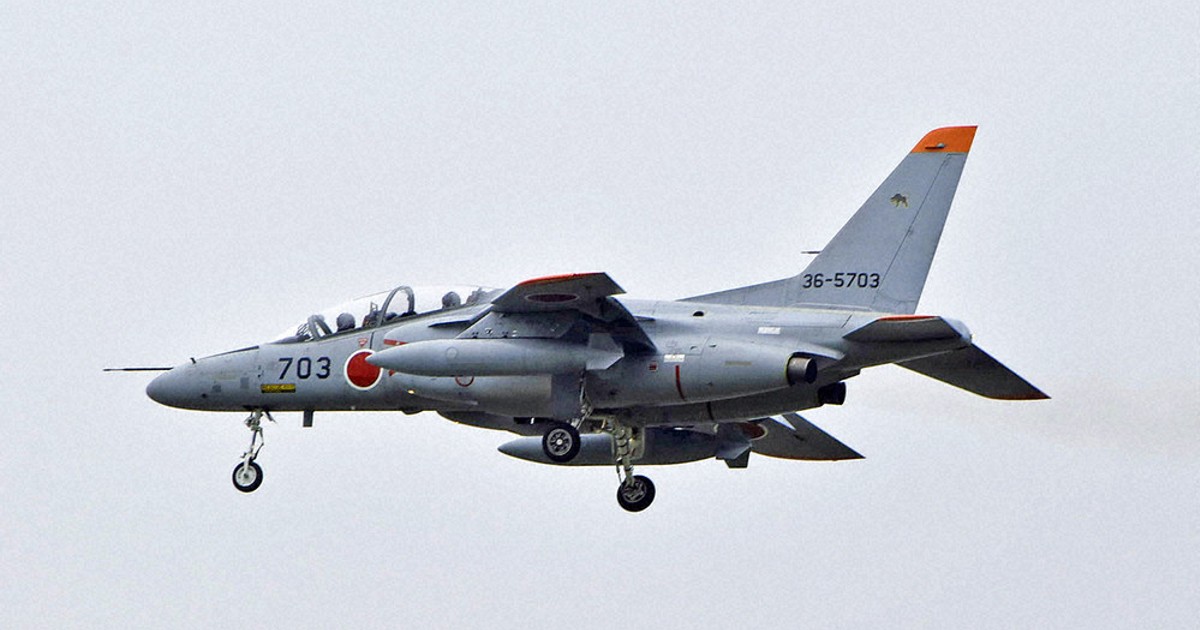 飛行訓練用実物 　芦屋基地T4 芦屋基地 T-4中等練習機 第13飛行教育団 航過飛行 築城基地航空