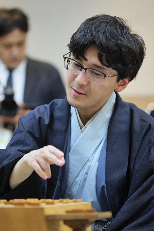 伊藤匠叡王が初防衛 将棋・叡王戦 [写真特集1/10] | 毎日新聞