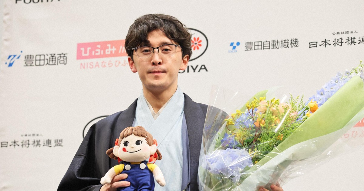伊藤匠叡王が初防衛 将棋・叡王戦 [写真特集1/10] | 毎日新聞
