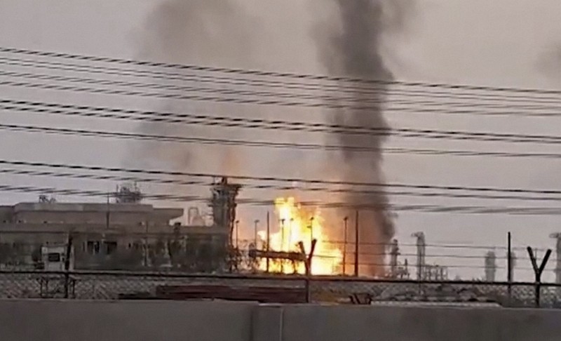 イスラエルが「世界最大」のガス田攻撃 イランもミサイルで反撃 | 毎日新聞