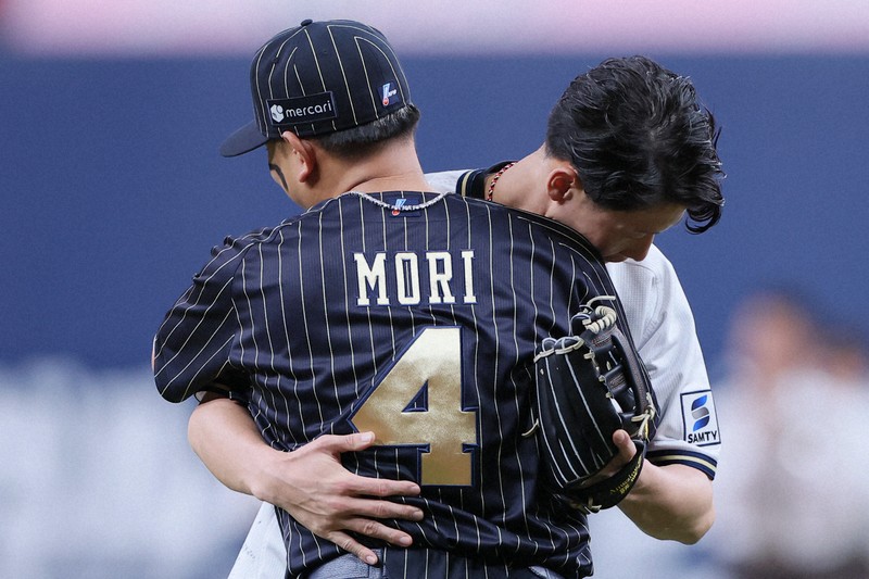 プロ野球 オリックスが森友哉の勝ち越し打など8－3で巨人に勝利 [写真