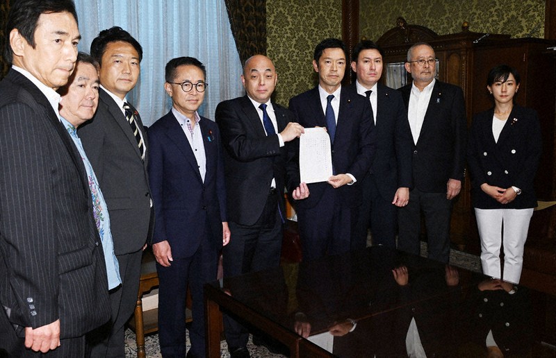 ガソリン税：ガソリン税巡り攻防激化 野党6党、衆院財務金融委員長の