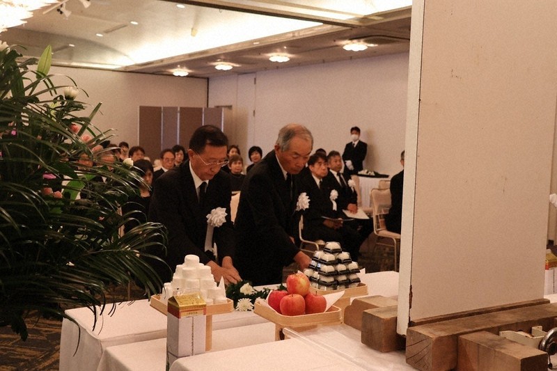 戦後80年：浜松大空襲 慰霊祭 「小さな努力つなぐ」 中高生7人「平和