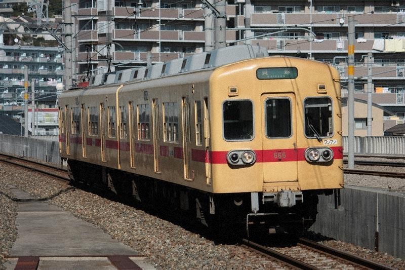 西日本鉄道600形 西鉄貝塚線開業100周年記念ラッピング電車2両