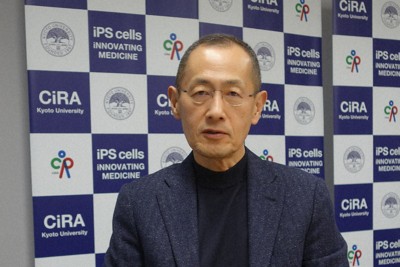 研究者の雇用についてインタビューに答える京都大iPS細胞研究所の山中伸弥教授＝京都市の同研究所で2025年2月13日、中村好見撮影