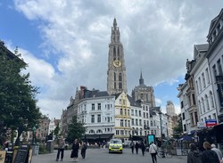 アントワープの中心街＝ベルギー北部アントワープで2025年5月15日、宮川裕章撮影