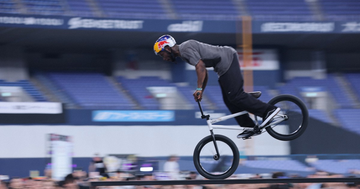 BMXスタイル 小径自転車 スケートボード一体型 BMXスタイル 小径自転車 スケートボード一体型