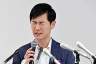 開票結果を受けて記者会見する地域政党「再生の道」の石丸伸二代表＝東京都港区で2025年6月22日午後9時24分、幾島健太郎撮影