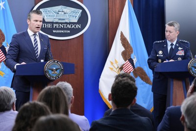 米軍、イラン核施設攻撃で「陽動作戦」展開 部隊が領空脱出まで