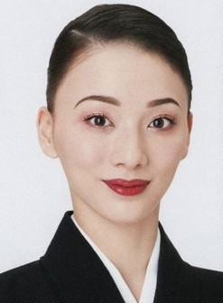 宝塚雪組トップ娘役、夢白あやさん退団へ 26年2月に | 毎日新聞