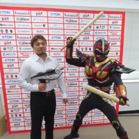 秋田のご当地ヒーロー「超神ネイガー」が活動20年 運営体制を変更