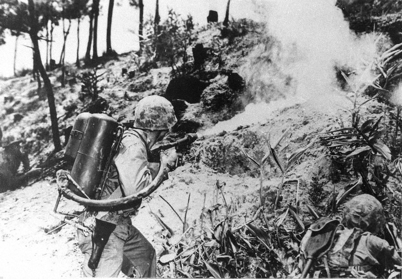 戦後80年：沖縄慰霊の日（その1） 住民巻き込んだ沖縄戦 | 毎日新聞