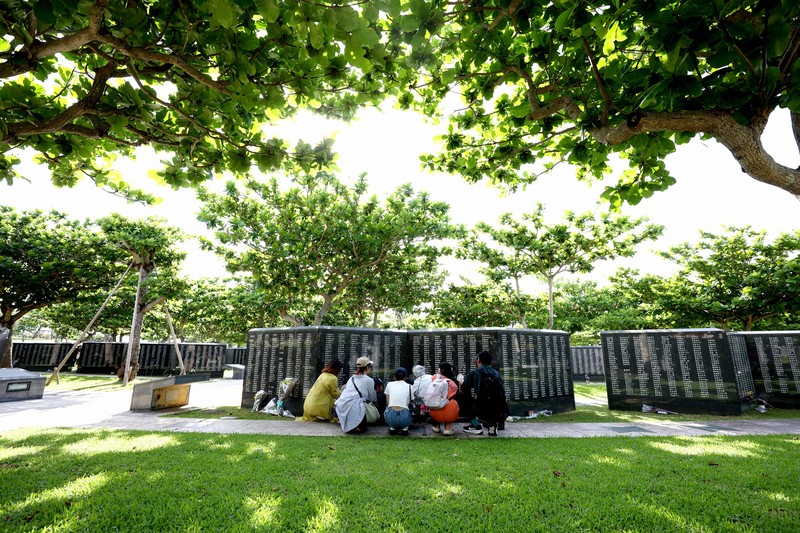 社説：戦後80年 沖縄慰霊の日 犠牲強いた歴史忘れない | 毎日新聞